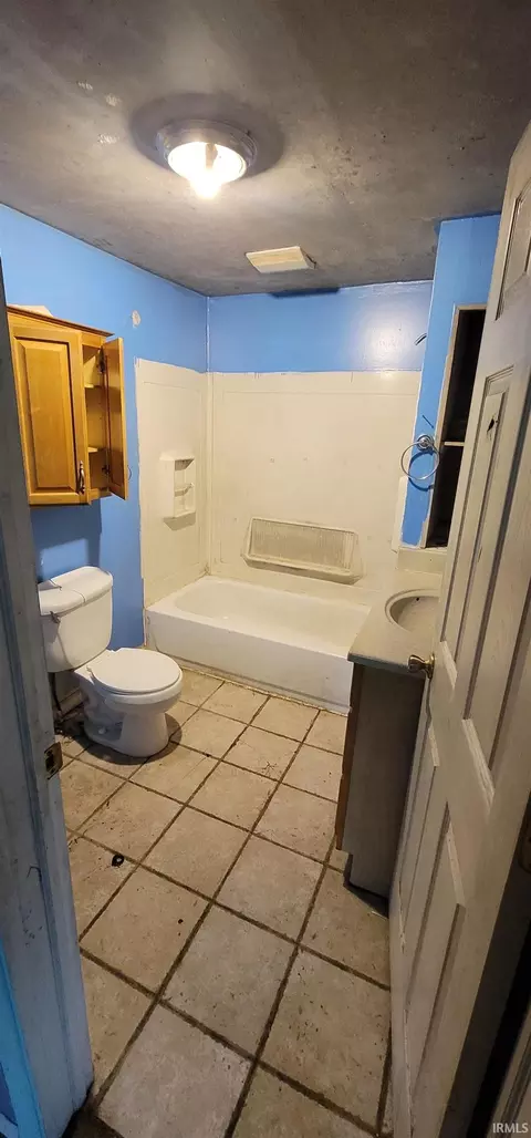 475 S Oak St, Waterloo, IN 46793 photo 4