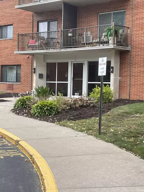 2937 Westbrook Dr #A320, Fort Wayne, IN 46805
