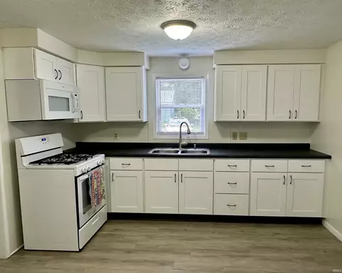 527 E Main St, Delphi, IN 46923 photo 16