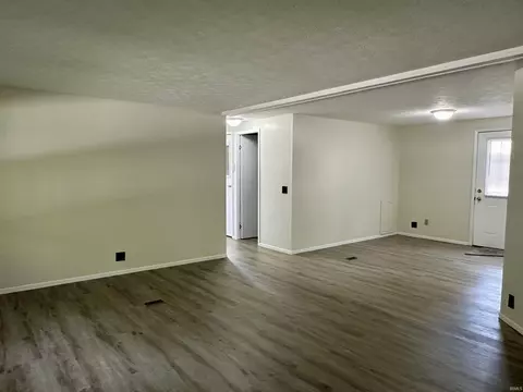 527 E Main St, Delphi, IN 46923 photo 13