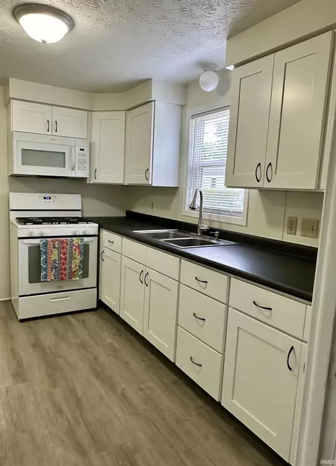 527 E Main St, Delphi, IN 46923 photo 14