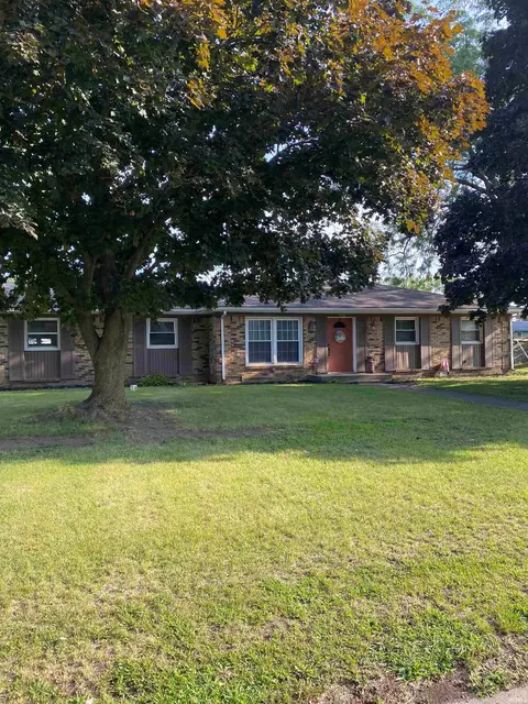 1408 Flamingo Dr, Warsaw, IN 46580