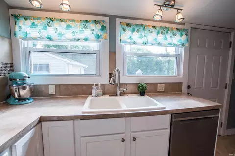 214 E Ridgeview Dr, Bloomington, IN 47401 photo 13