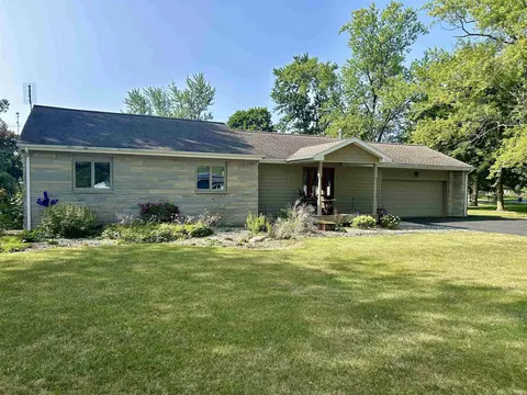 720 Riverview Dr, Bluffton, IN 46714 photo 2