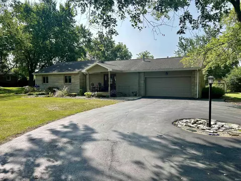 720 Riverview Dr, Bluffton, IN 46714 photo 1
