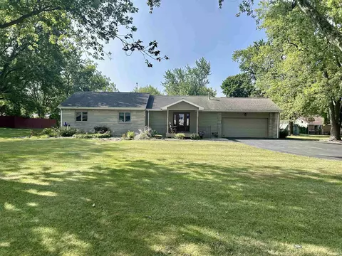 720 Riverview Dr, Bluffton, IN 46714 photo 3