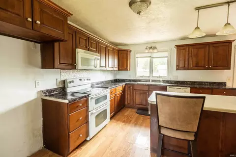 430 Wade St, Mitchell, IN 47446 photo 5