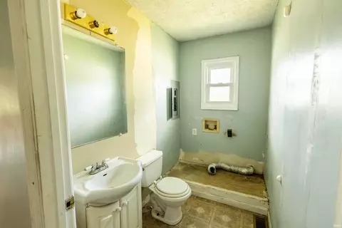 430 Wade St, Mitchell, IN 47446 photo 9