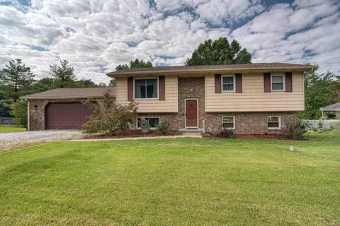 10833 Sunset Dr, Evansville, IN 47712