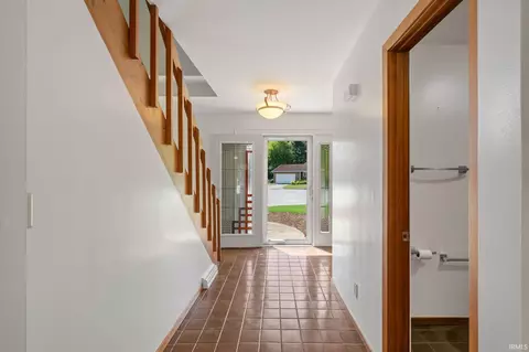 15855 Walnut Pointe, Granger, IN 46530 photo 4