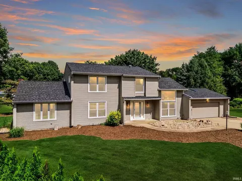 15855 Walnut Pointe, Granger, IN 46530 photo 2