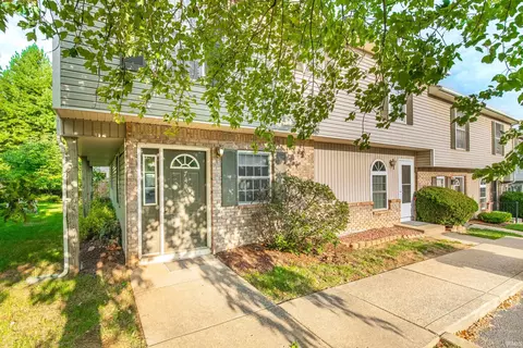 740 E Sherwood Hills Dr, Bloomington, IN 47401