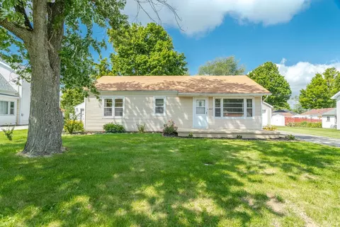 202 N Park Ave, Fowler, IN 47944