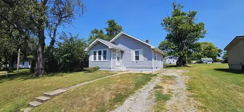927 Parrish St, Mount Carmel, IL 62863 photo 3