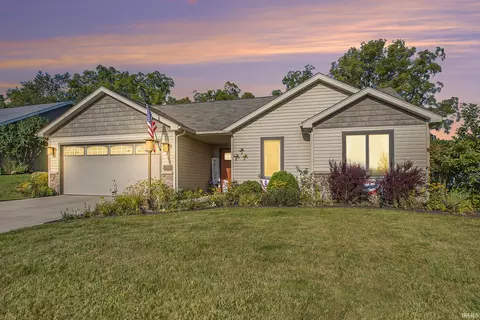2093 Laurelwood Dr, Warsaw, IN 46580