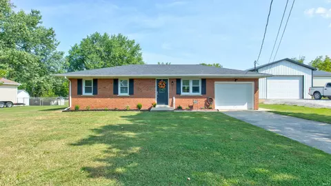 137 W Monroe St, Chandler, IN 47610