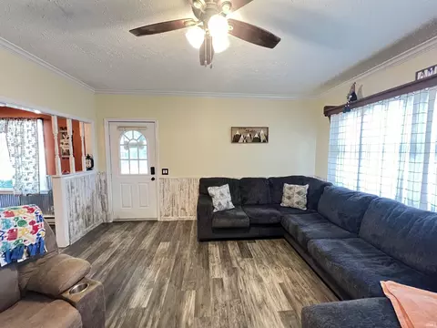 107 E Thompson St, Cayuga, IN 47928 photo 9