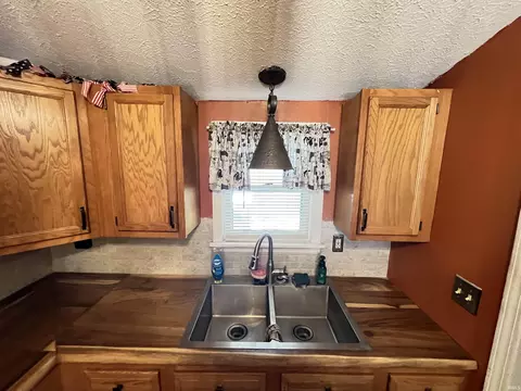 107 E Thompson St, Cayuga, IN 47928 photo 16