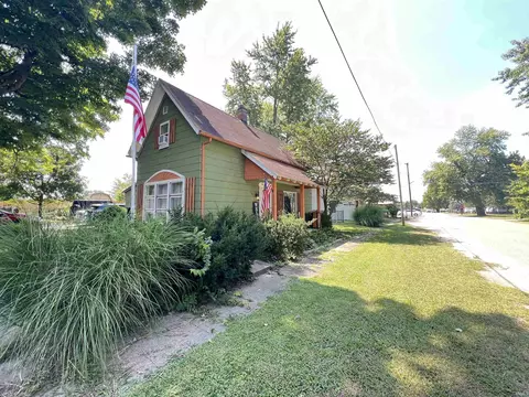 107 E Thompson St, Cayuga, IN 47928 photo 8