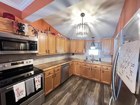 107 E Thompson St, Cayuga, IN 47928 photo 18