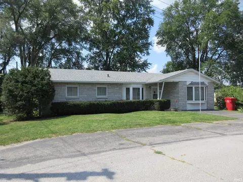 310 S Boone St, Reynolds, IN 47980