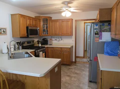 220 Vanmalson Dr, Warren, IN 46792 photo 13