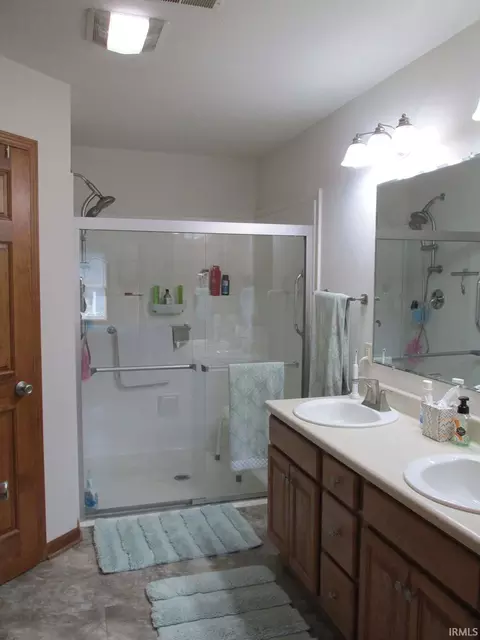 220 Vanmalson Dr, Warren, IN 46792 photo 18