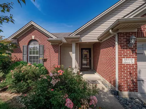 10310 Admiral Dr, Evansville, IN 47725