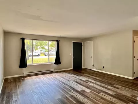 604 E Hill St, Garrett, IN 46738 photo 5