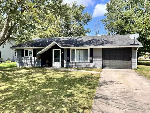 604 E Hill St, Garrett, IN 46738 photo 1