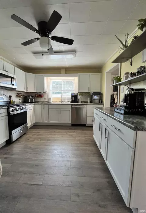 509 E Main St, Greentown, IN 46936 photo 5