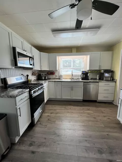 509 E Main St, Greentown, IN 46936 photo 7