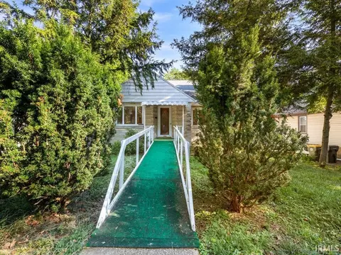 1625 E 1st St, Bloomington, IN 47401 photo 2