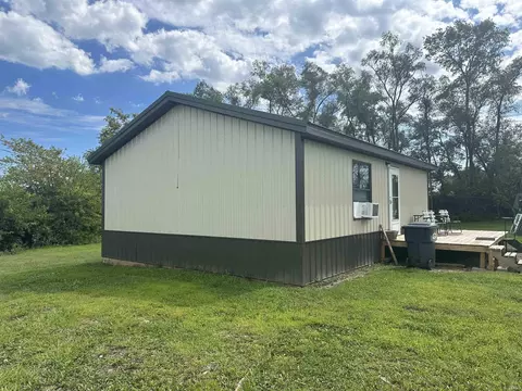2258 W Sr 26 Rd, Hartford City, IN 47348