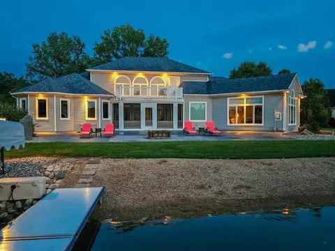 175 Lane 780 Snow Lk, Fremont, IN 46737