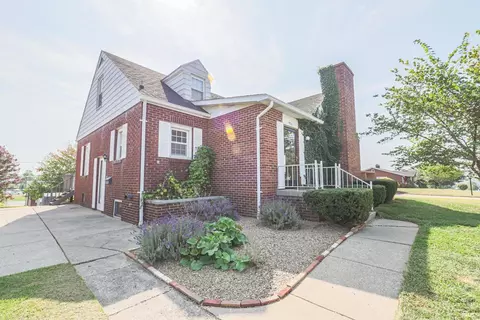970 Macarthur St, Jasper, IN 47546 photo 2