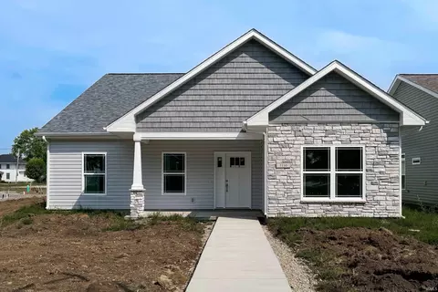 1150 E South St, Frankfort, IN 46041