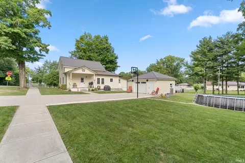 214 W Steuben St, Lagrange, IN 46761 photo 2