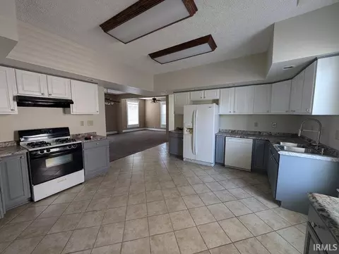 627 I St, Bedford, IN 47421 photo 19