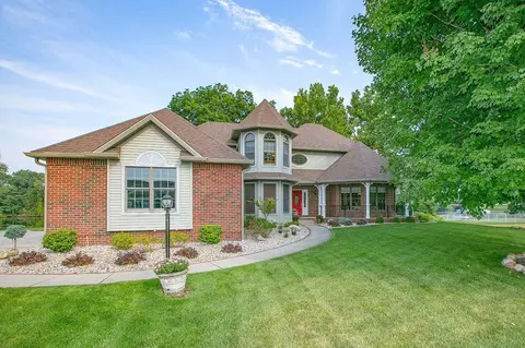 330 River Pointe Dr, Elkhart, IN 46514