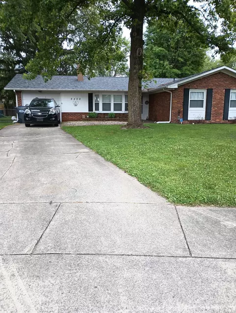 8408 W Fairview Dr, Yorktown, IN 47396