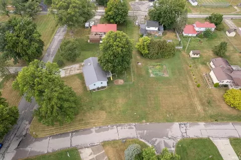 502 E Miami Dr, Syracuse, IN 46567 photo 5