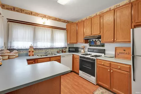1525 4th St, Bedford, IN 47421 photo 7
