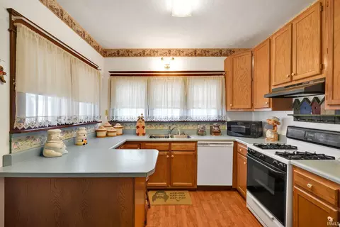 1525 4th St, Bedford, IN 47421 photo 6