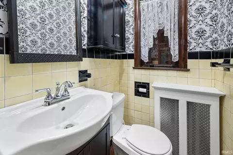 204 E Main St, Brook, IN 47922 photo 12