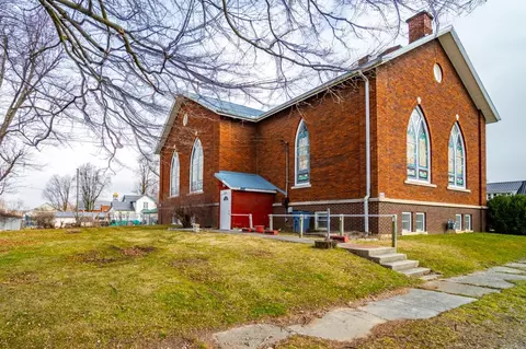 404 N Main St, Hudson, IN 46747