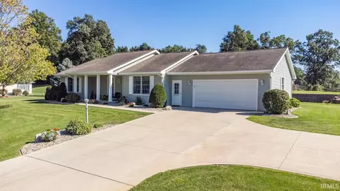 1155 E Country Ln, Shipshewana, IN 46565