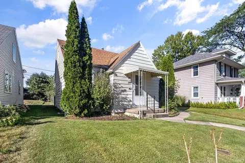 1808 Clover Ln, Fort Wayne, IN 46808