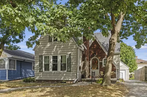 824 Prange Dr, Fort Wayne, IN 46807