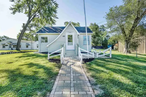 203 E Arlington Ave, North Judson, IN 46366